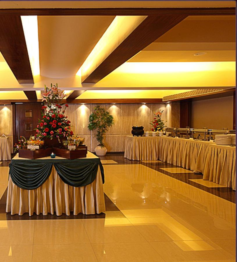 The Royal Orchid Hotel, Chembur Mumbai Ngoại thất bức ảnh