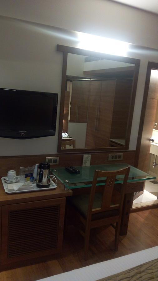 The Royal Orchid Hotel, Chembur Mumbai Ngoại thất bức ảnh